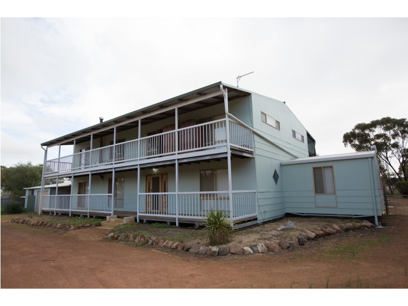 10 Edwards Street, Beverley WA 6304