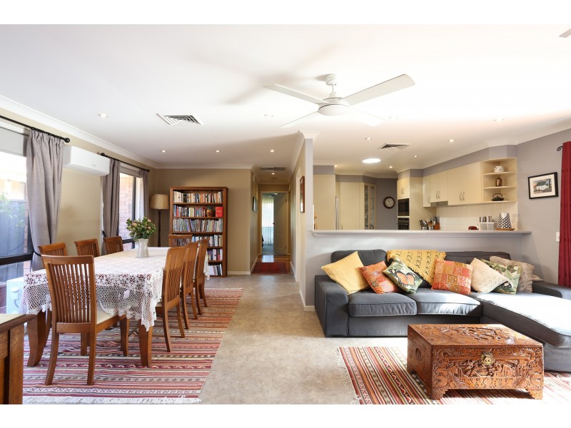 34 Benbury Street, Quakers Hill NSW 2763