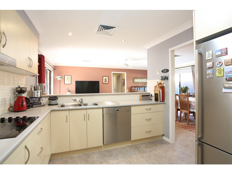 34 Benbury Street, Quakers Hill NSW 2763