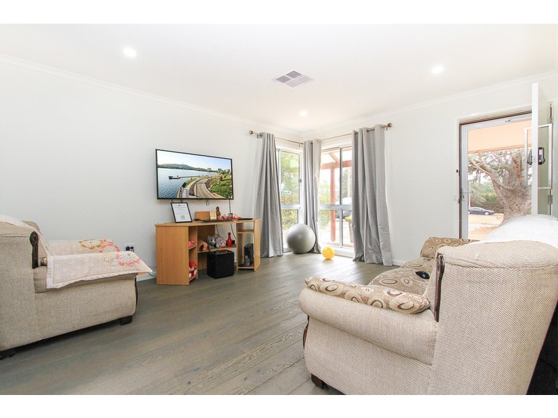 132 Captain Cook Crescent, Narrabundah ACT 2604