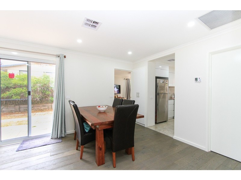132 Captain Cook Crescent, Narrabundah ACT 2604