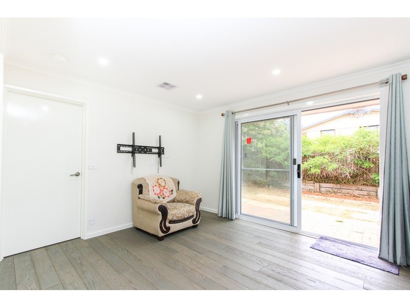 132 Captain Cook Crescent, Narrabundah ACT 2604