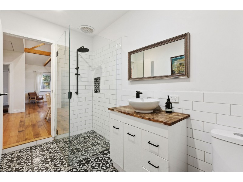 8A Bartlett Street, Frankston South VIC 3199