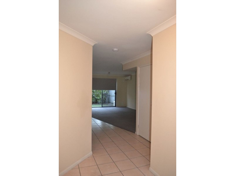 40/1 Santa Isobel Boulevard, Pacific Pines QLD 4211