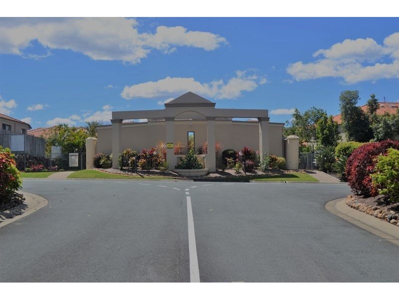 40/1 Santa Isobel Boulevard, Pacific Pines QLD 4211