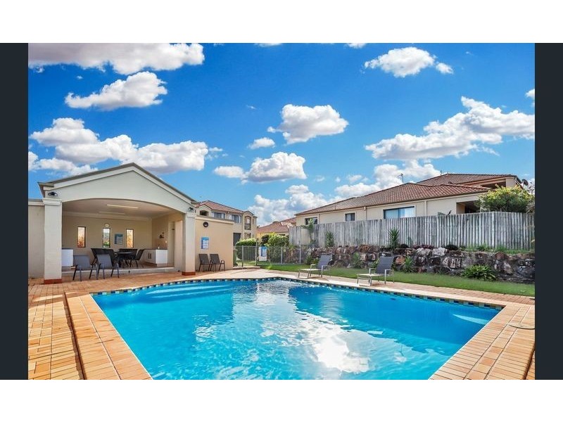 40/1 Santa Isobel Boulevard, Pacific Pines QLD 4211