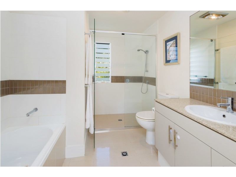 6/4 Border Drive North, Currumbin Waters QLD 4223