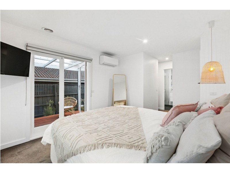 14 Stradbroke Avenue, Frankston South VIC 3199