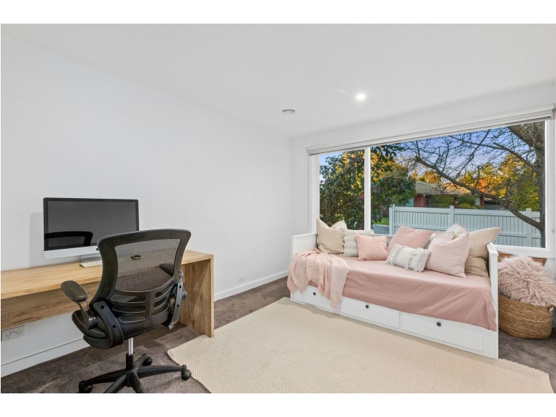 14 Stradbroke Avenue, Frankston South VIC 3199