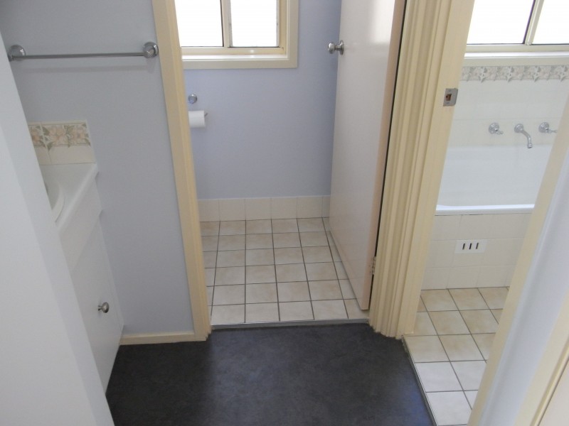 11 Grandview Parade, Hill Top NSW 2575