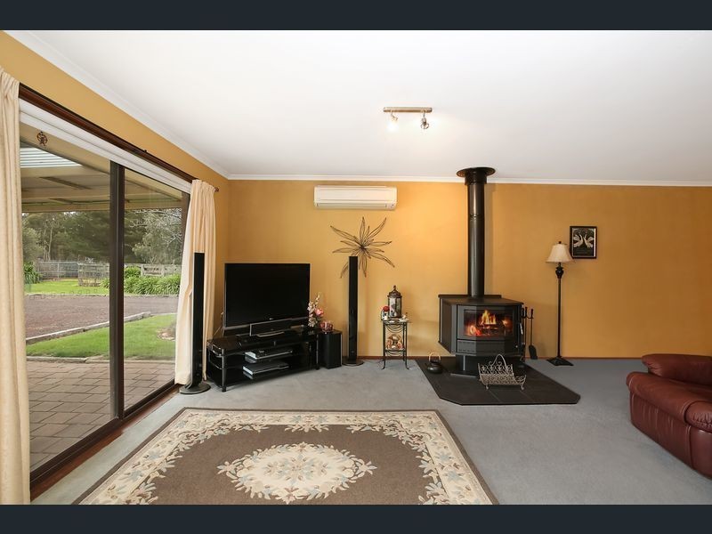 14 Camperdown-Lismore Road, Lismore VIC 3324