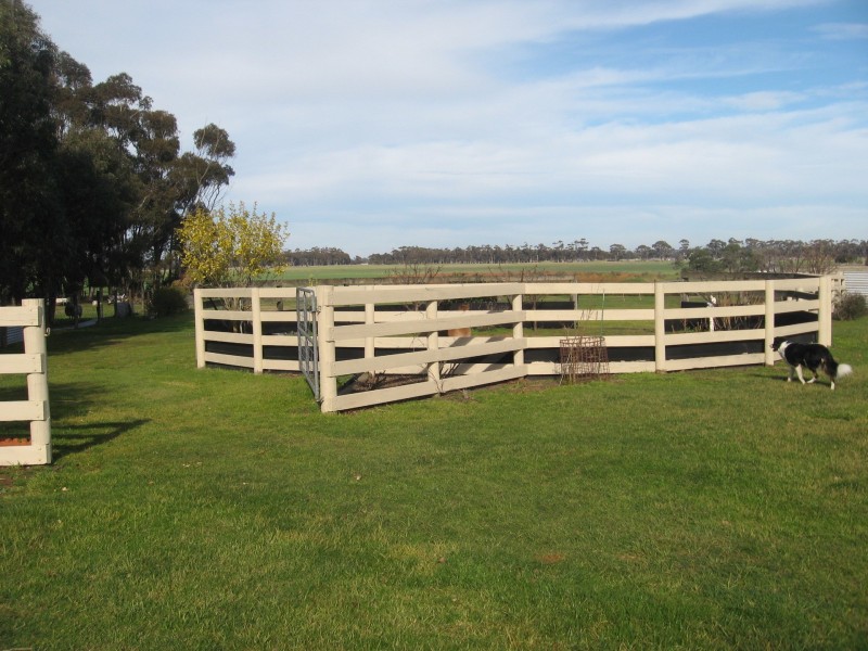 14 Camperdown-Lismore Road, Lismore VIC 3324