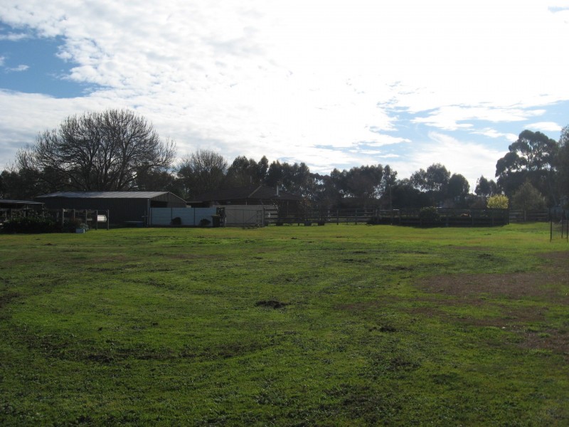 14 Camperdown-Lismore Road, Lismore VIC 3324