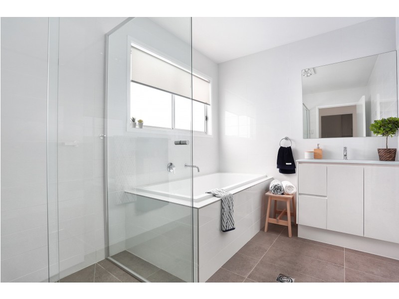 24 Jellicoe Street, Coorparoo QLD 4151
