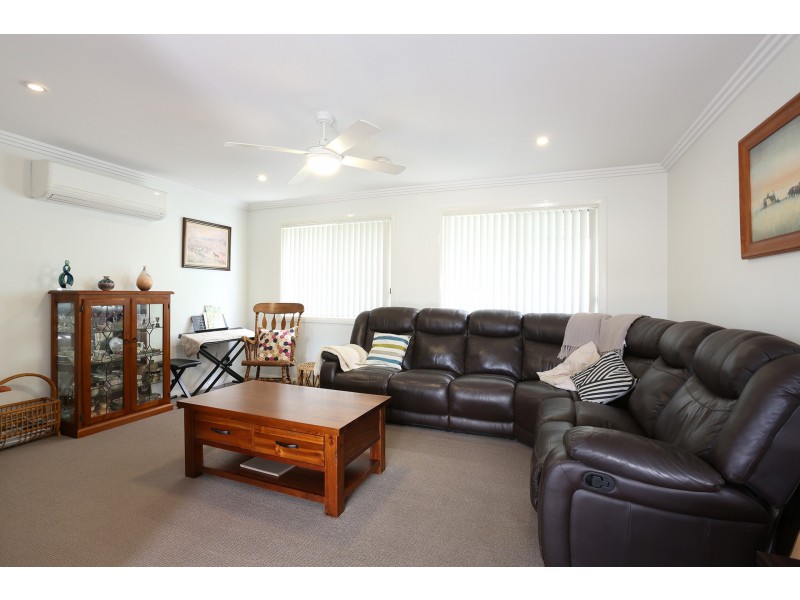 18 Nirringa Road, Summerland Point NSW 2259