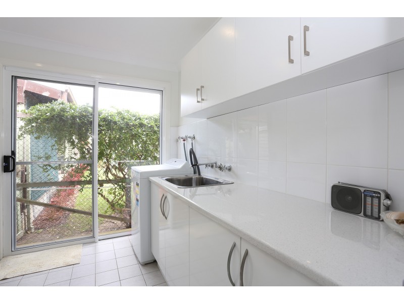 18 Nirringa Road, Summerland Point NSW 2259