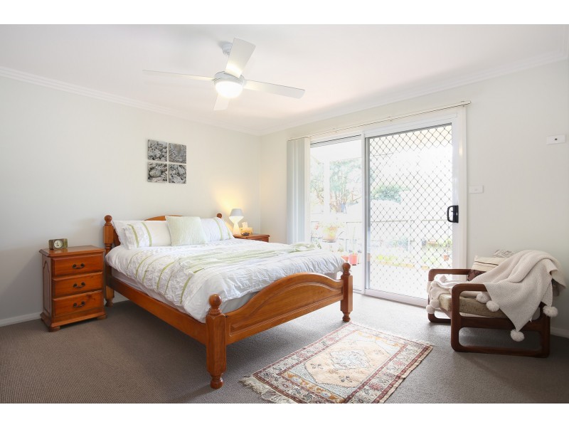 18 Nirringa Road, Summerland Point NSW 2259