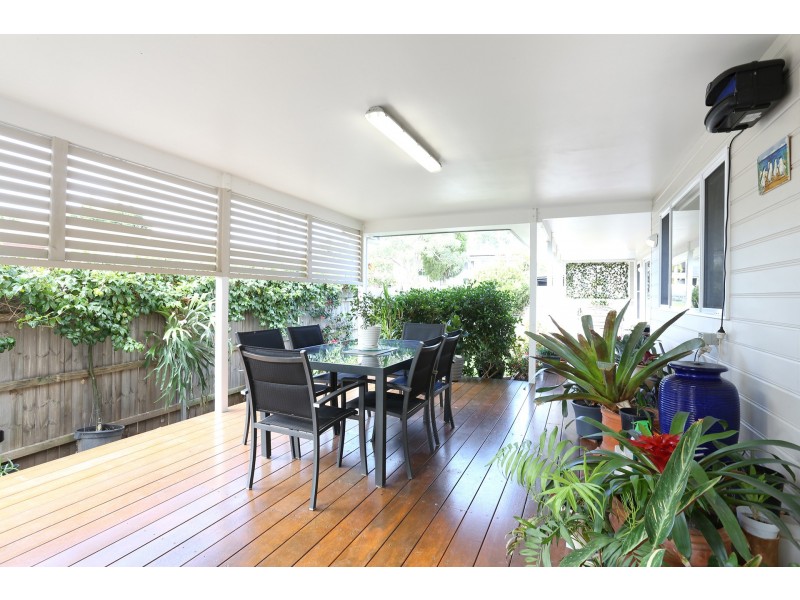 18 Nirringa Road, Summerland Point NSW 2259