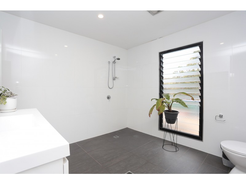 Peak Crossing QLD 4306