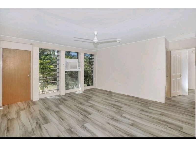 1/17 Bouganvillea Street, Holloways Beach QLD 4878