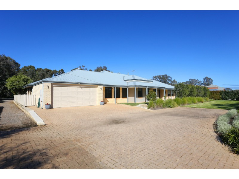 26 Eurythmic Road, Byford WA 6122
