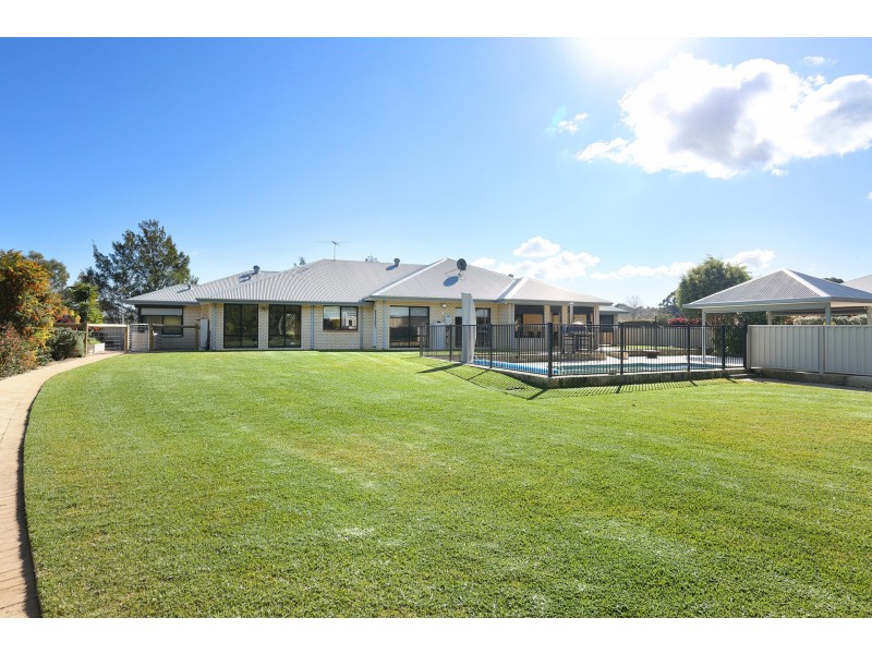 26 Eurythmic Road, Byford WA 6122