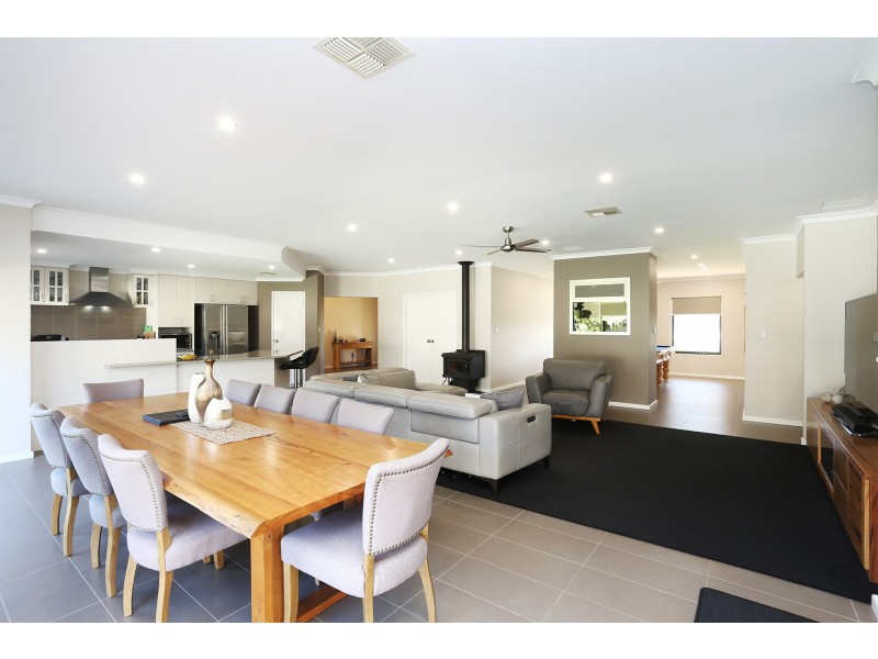 26 Eurythmic Road, Byford WA 6122