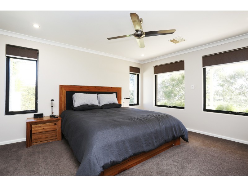 26 Eurythmic Road, Byford WA 6122