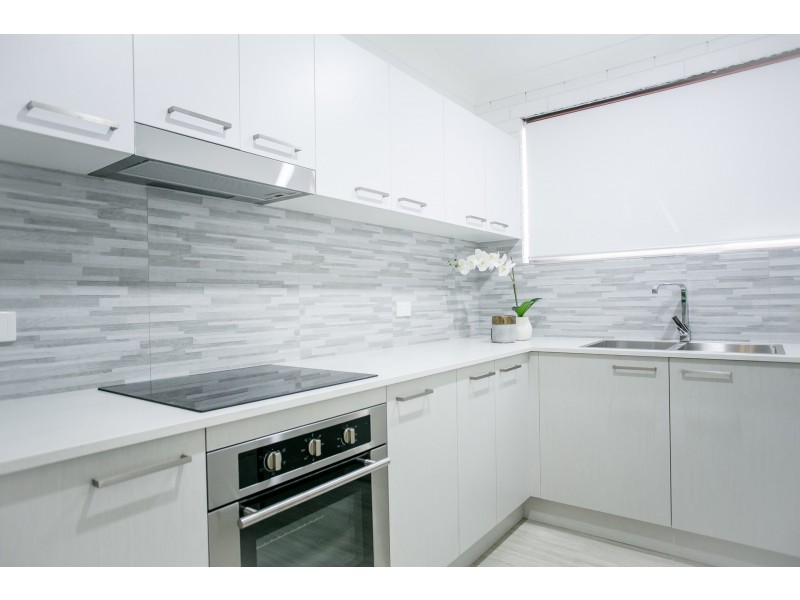 6/22-24 Duet Drive, Mermaid Waters QLD 4218