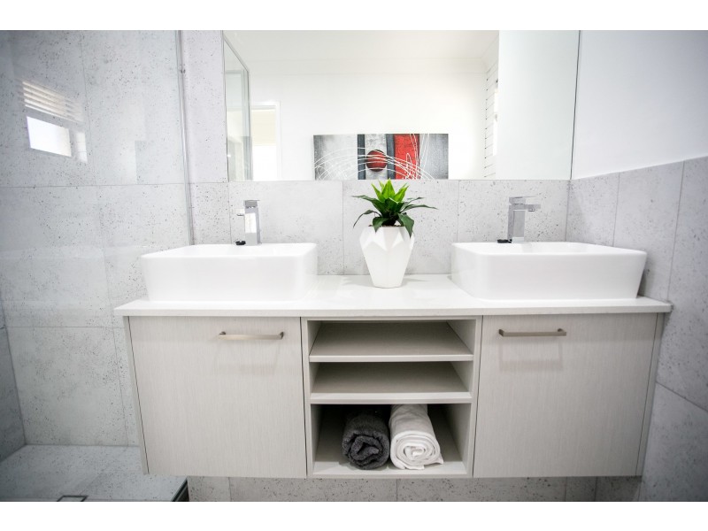 6/22-24 Duet Drive, Mermaid Waters QLD 4218