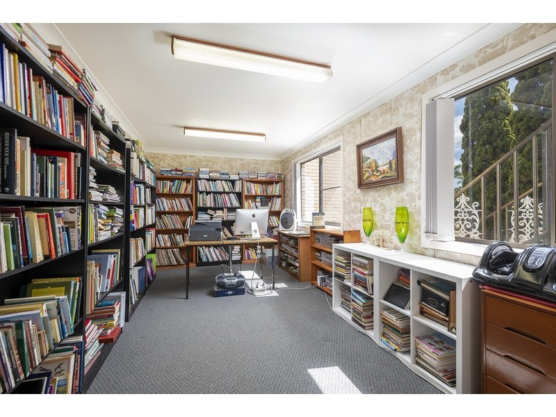 10 Low Street, Kensington QLD 4670