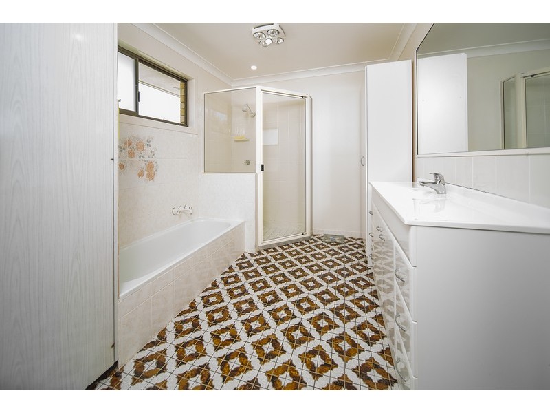 10 Low Street, Kensington QLD 4670
