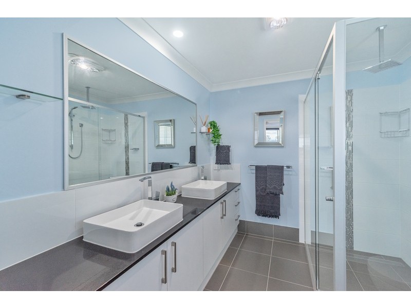 19 Oakwood Street, Pimpama QLD 4209