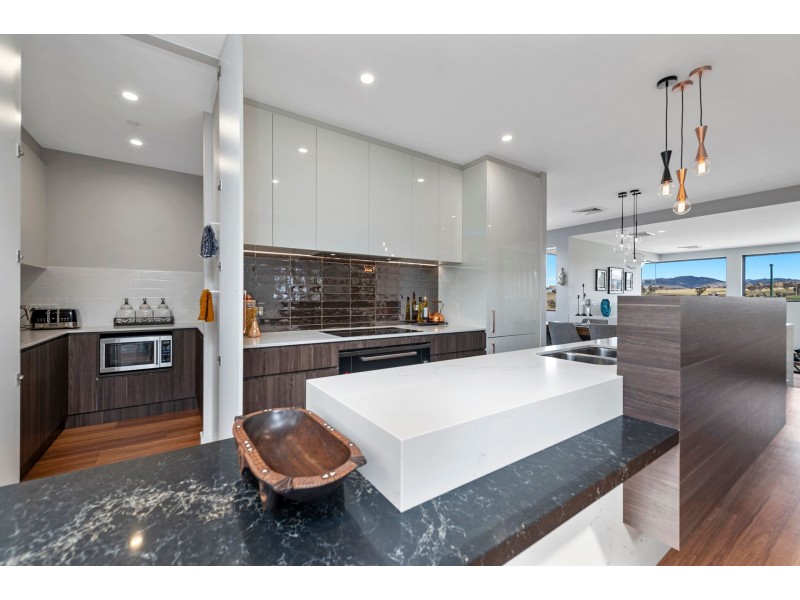 71 Aprasia Avenue, Googong NSW 2620