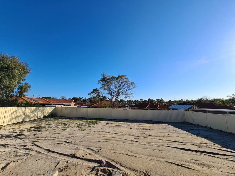 71A Hillcrest Road, Alexander Heights WA 6064