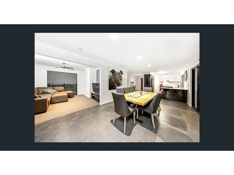 32 Reynolds Street, Carindale QLD 4152