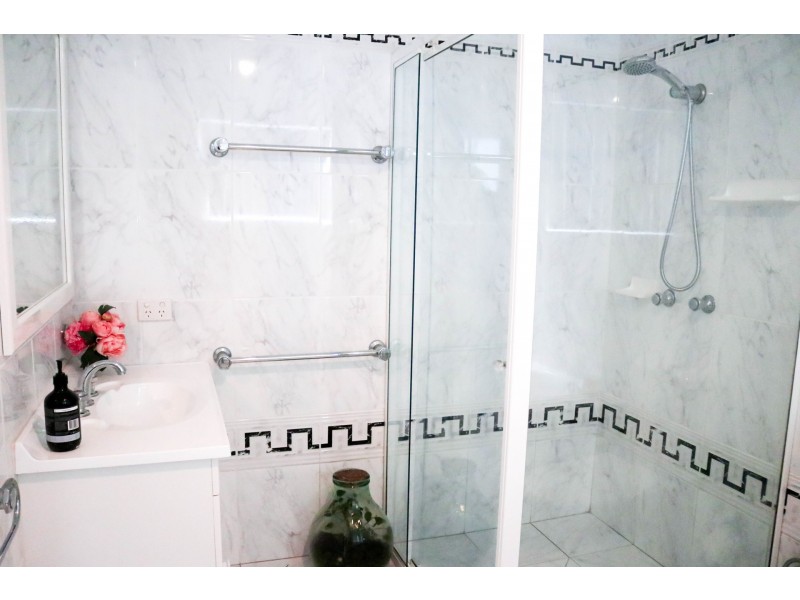 183 Fishing Point Road, Fishing Point NSW 2283