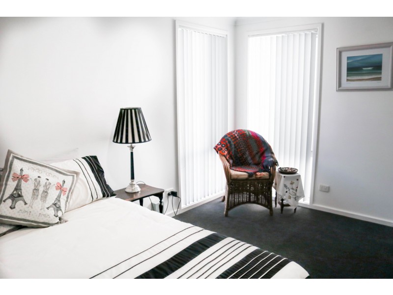 183 Fishing Point Road, Fishing Point NSW 2283