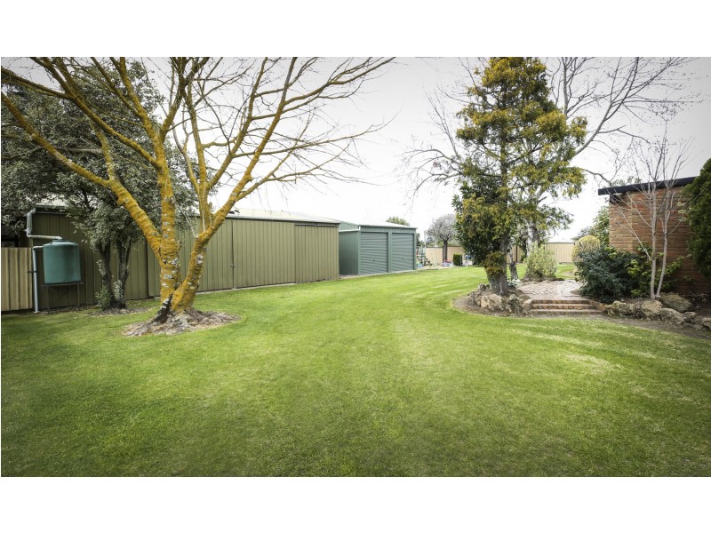 13 Mclaughlins Road, Newmerella VIC 3886