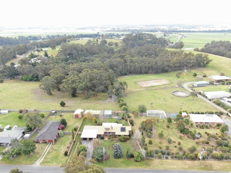 13 Mclaughlins Road, Newmerella VIC 3886