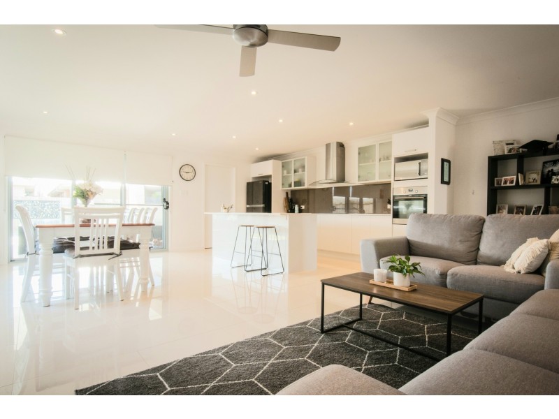 27 Amber Drive, Caloundra West QLD 4551