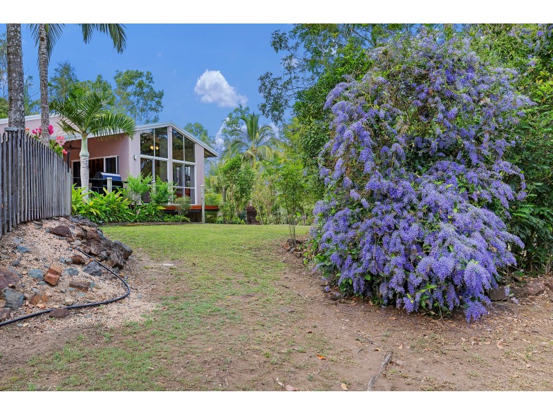 267 Sugarloaf Road, Sugarloaf QLD 4800