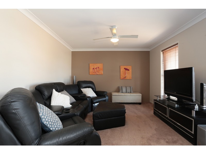 75 Belclaire Drive, Westbrook QLD 4350