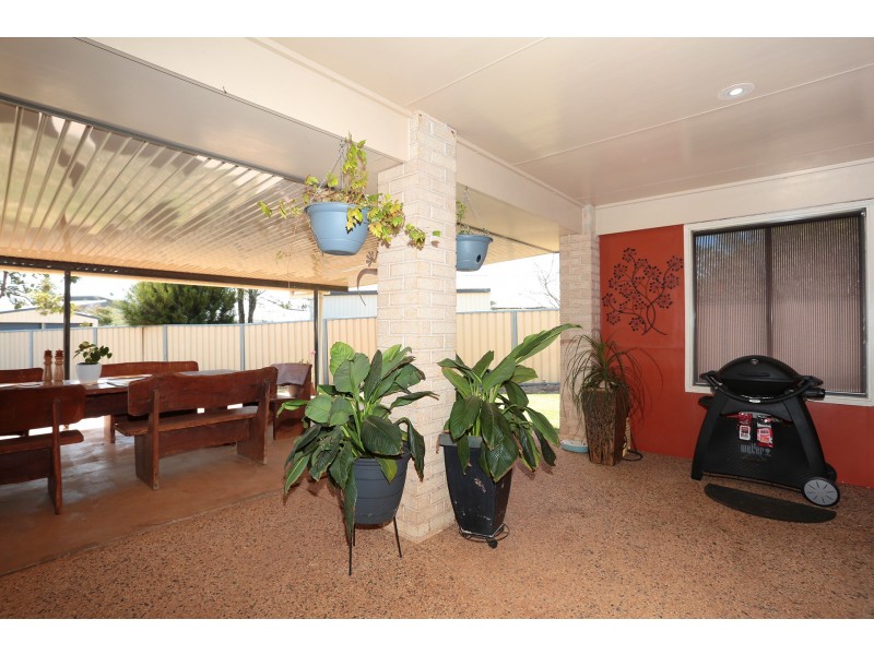 75 Belclaire Drive, Westbrook QLD 4350