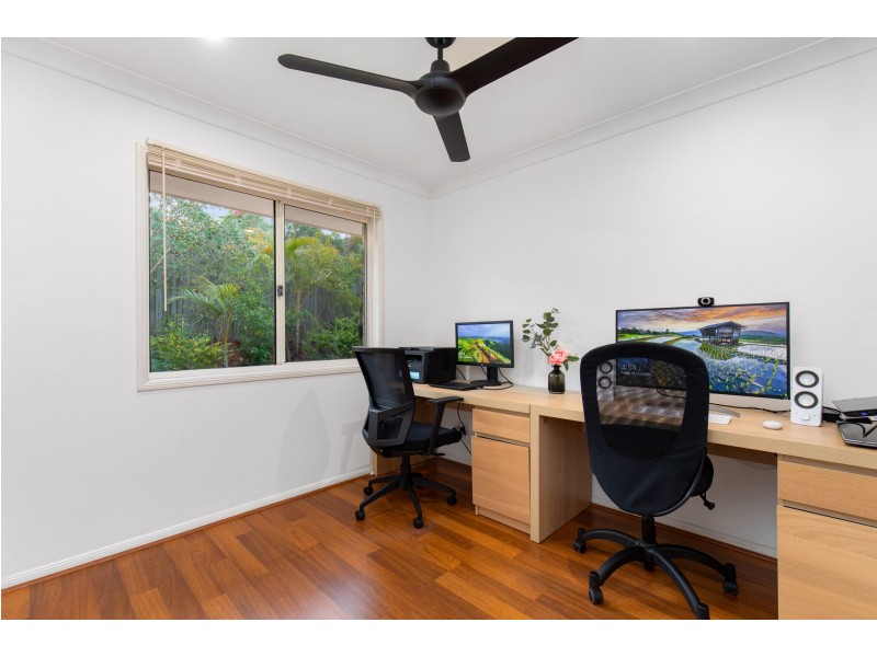 13 Aspen Street, Carindale QLD 4152