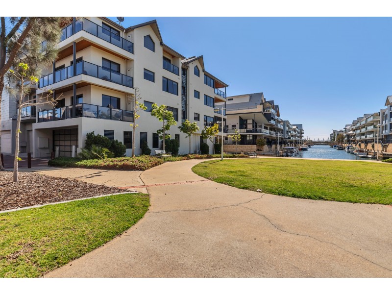1/9 Dorsodura Way, Mandurah WA 6210