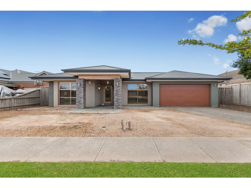 64 Wallara Waters Boulevard, Wallan VIC 3756