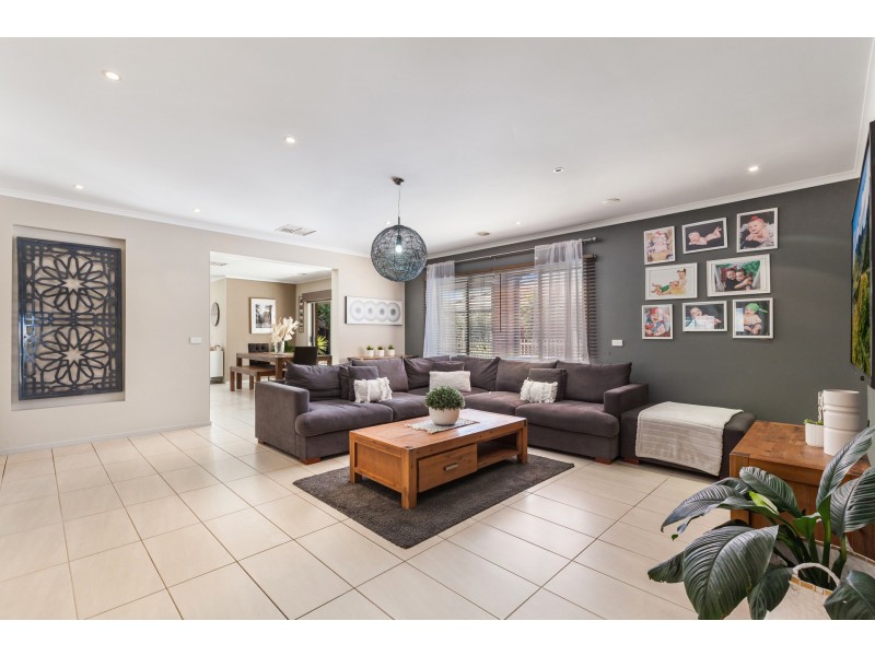 64 Wallara Waters Boulevard, Wallan VIC 3756