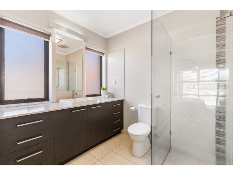 64 Wallara Waters Boulevard, Wallan VIC 3756