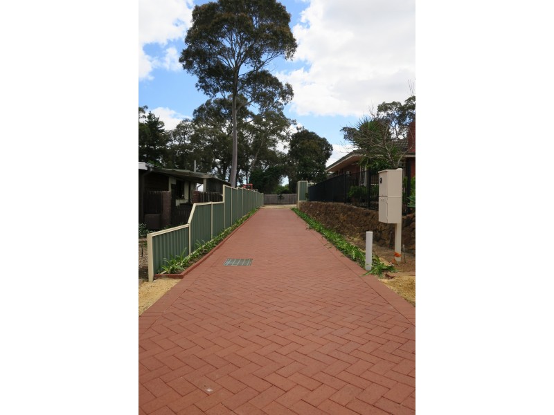 7 CRESTVIEW CRESCENT, Kalamunda WA 6076